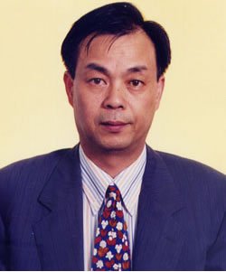 ）校友会和广大校友为母校的“存亡”做